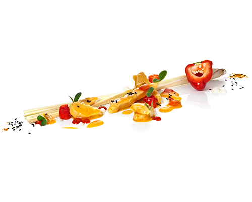 Paski kurczaka w stylu Tobago, egzotyczne, owocowe i pikantne, z mango, papryką, jabłkami i porem.