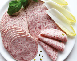 Hunting sausage 105 calibre, sliced.