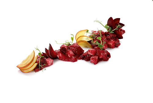 Veganes Labskaus klassisches norddeutsches Seemannsgericht, mit geräuchertem Tofu und Roter Bete.