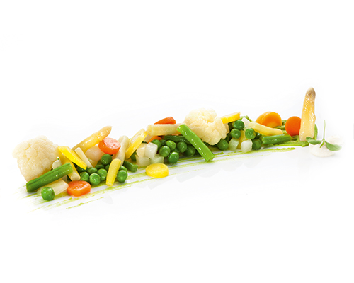 Leipziger Allerlei mit Erbsen, Spargel, Karotten, Blumenkohl, Kohlrabi, Brech- und Wachsbrechbohnen.