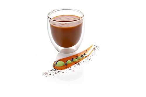 Vegane Tomatensauce nach ostdeutscher Art abgeschmeckt mit Ketchup, Zwiebeln und Knoblauch.