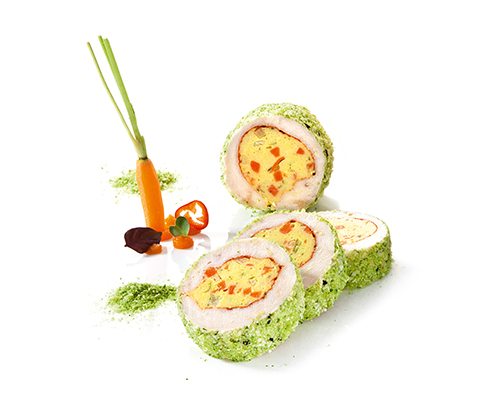 Mini-Hähnchenroulade gefüllt mit Gemüsewürfeln und Farce, mit Zitrone.