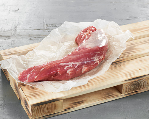 Schweinefilet frisch, am Stück, ohne Kette, mit Kopf.