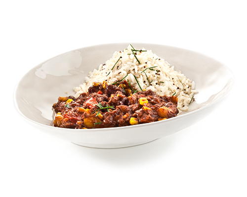 Beef-Chili Rindfleisch in einer rauchig-pikanten Sauce, mit Quinoa-Langkornreis.