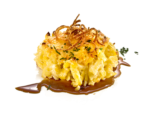 Käsespätzle-Pfanne verfeinert mit Gouda und Sahne.
