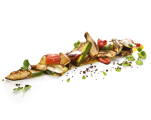 Grillgemüse nach mediterraner Art mit Paprika, Zucchini, Auberginen und Zwiebeln.