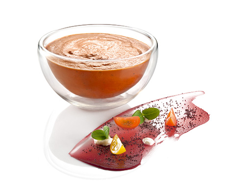 Tomatencremesuppe fein püriert, ohne Stückung.