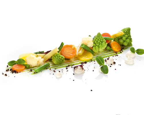 Sommergemüse mit Romanesco, Karotten, Bohnen und Blumenkohl.