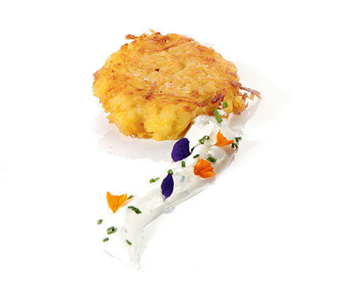 Kartoffelrösti portioniert, goldgelb gebraten, ca. 10 cm.