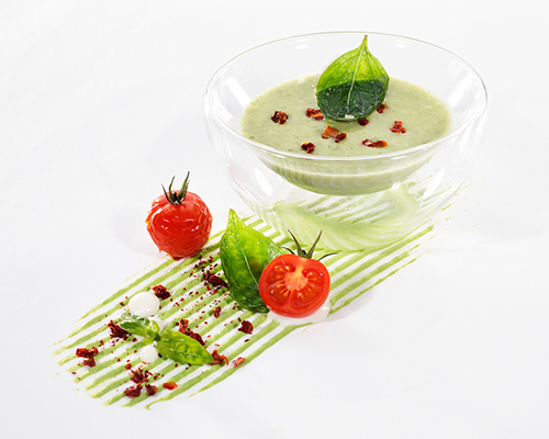 Creamy basil sauce Creamy sauce with fresh basil and spinach.