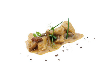 Jägerpfanne nach Tiroler Art mit Putenbrust, Champignons und Stockschwämmchen.