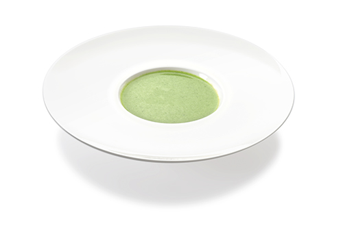 High-calorie courgette cream soup rounded off with soya cooking cream.