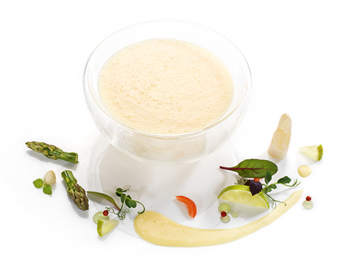 Sauce Hollandaise mit frischer Butter.