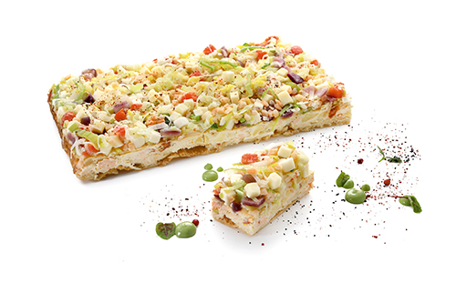 Salmon quiche with mountain cheese and potatoes, 14 x 13.3 cm.