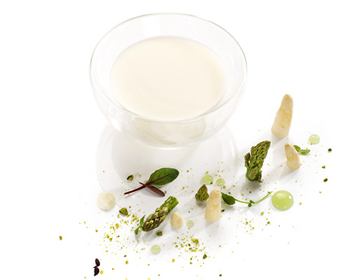 Spargelcremesuppe fein püriert, ohne Stückung.