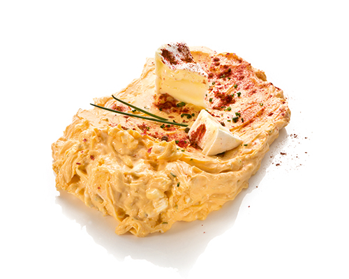 Obatzter ggA aus Brie, Frischkäse, Butter und Paprika.