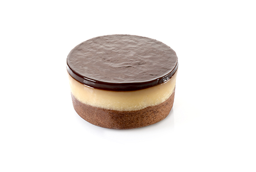 Marmorkuchen püriert aus hellem und dunklem Biskuit, mit Sahne angereichert.