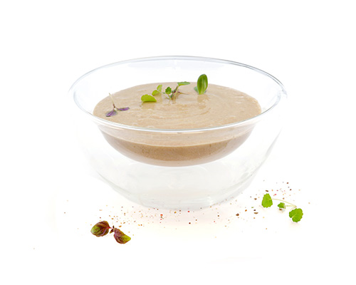 Vegane Steinpilzcremesuppe mit einem Hauch Knoblauch.