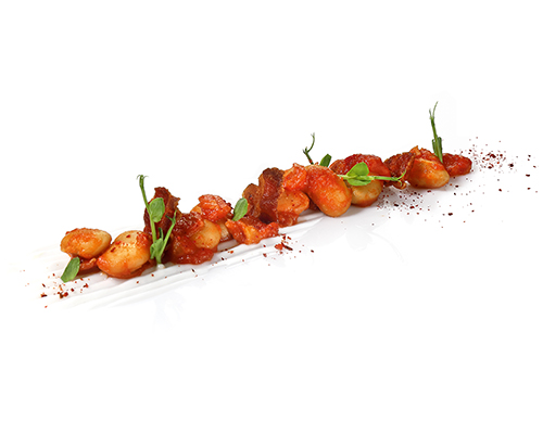 Baked Beans deftiges Bohnengemüse, mit weißen Bohnen, Bacon, Zwiebeln, Paprika und Tomaten.