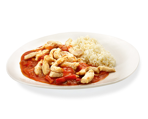 Räuberpfanne mit Langkornreis Hähnchenstreifen in Paprikasauce mit Champignons und Essiggurken.
