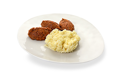 Rindergulasch nach ungarischer Art mit Nudeln grob zerkleinert, mit Stückchen, abgeschmeckt mit Sojacreme.