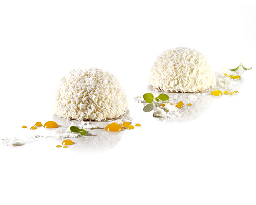 Raffinelli mit Himbeeren Kokosmousse mit Himbeerkern, ø 5 cm.