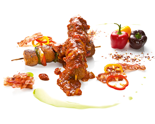 Schaschlik nach budapester Art Spieß aus Hackfleischbällchen vom Schwein, mit Paprika und Bauchspeck, in Paprikasauce, ca. 20 cm, ca. 20 cm