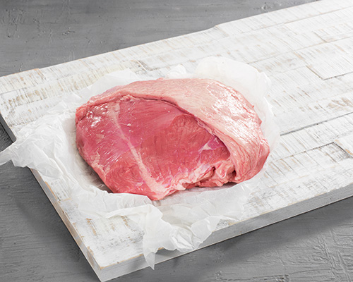 Veal steak rump from Europe, fresh, in one piece, matured for 10-14 days, standard cut, with a light fat cover, without boiled beef.
